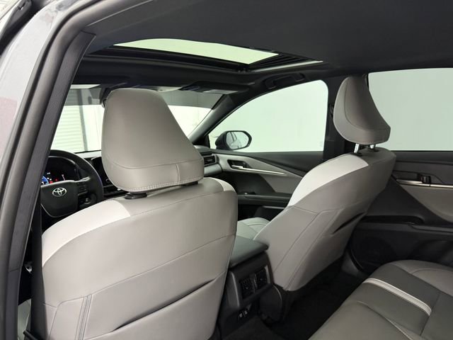 Used 2026 Toyota Camry SE w/ Convenience Package FWD image 31