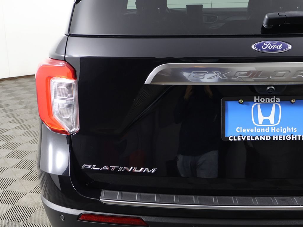 Used 2020 Ford Explorer Platinum w/ Premium Technology Package AWD/4WD image 21