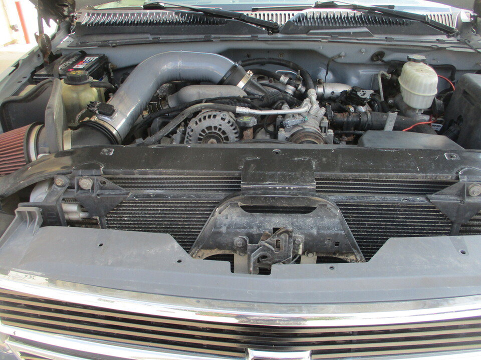 Used 2005 Chevrolet Silverado 2500 LS w/ Heavy-Duty Power Package AWD/4WD image 4