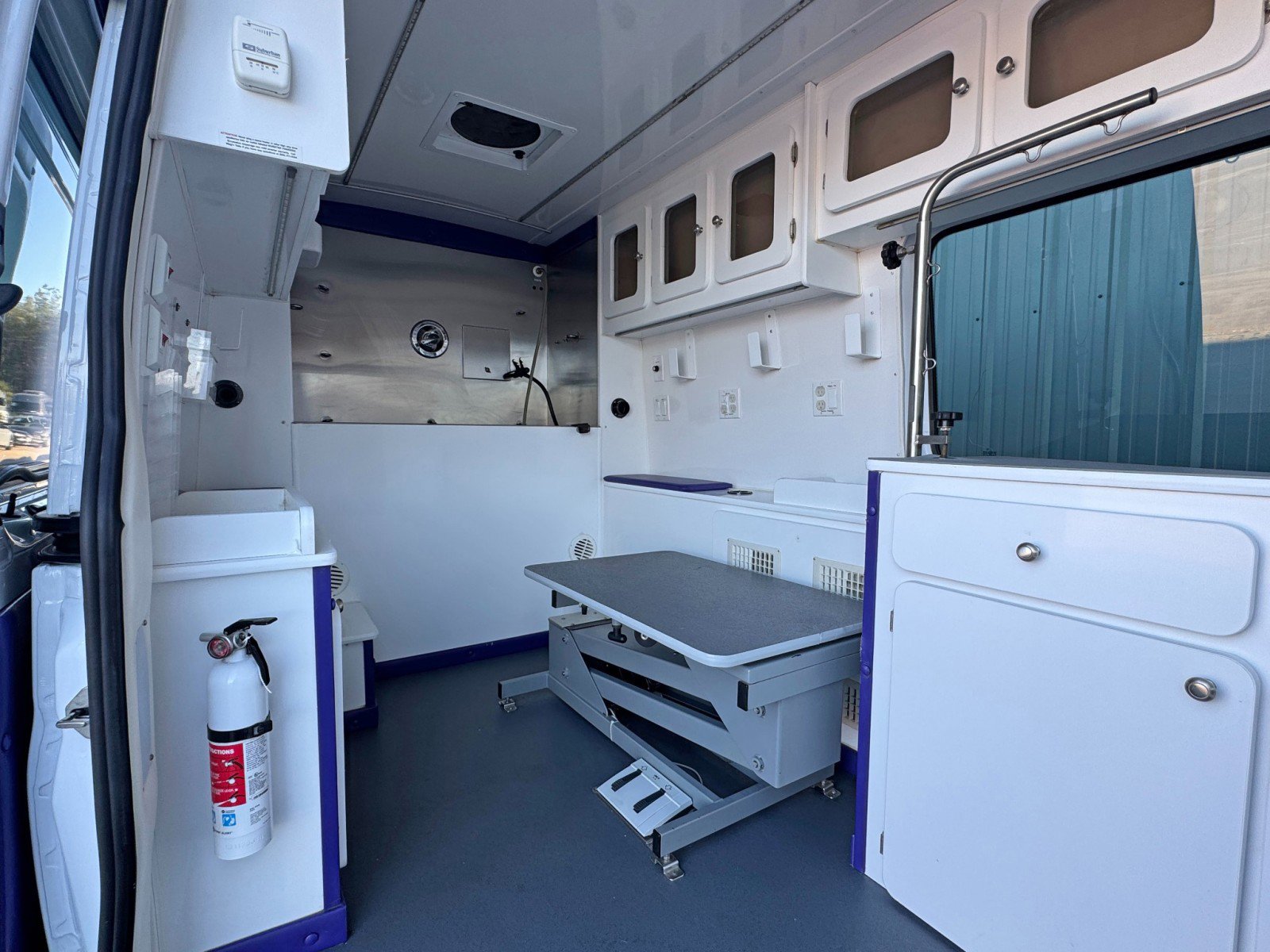 Used 2023 Mercedes-Benz Sprinter 3500 w/ Acoustic Package image 52