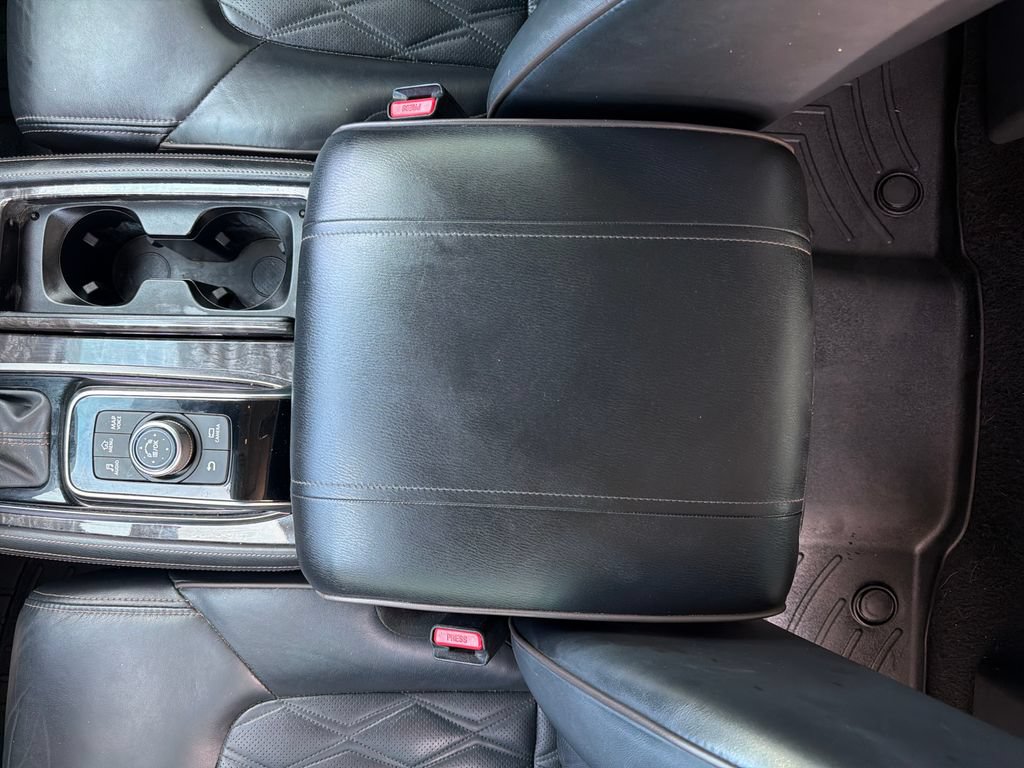 Used 2022 Nissan Armada Platinum w/ Captain's Chairs Package RWD image 31