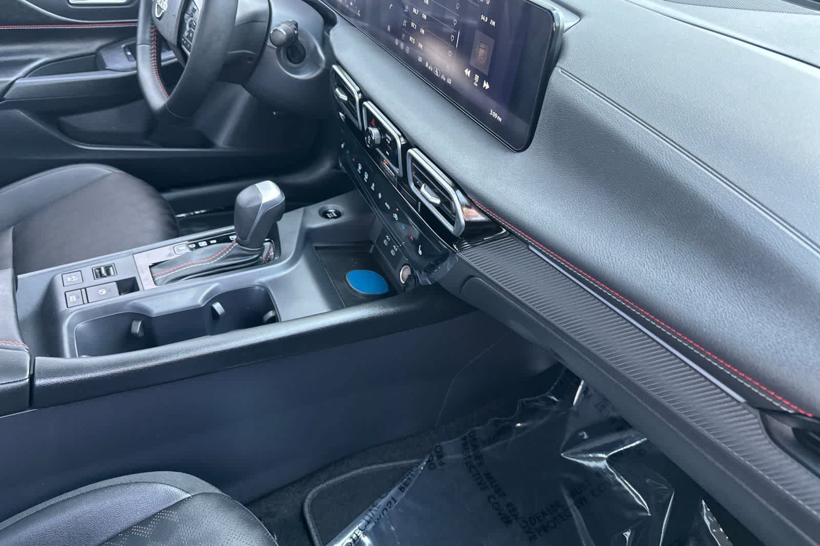 New 2027 Nissan Sentra SR FWD image 17