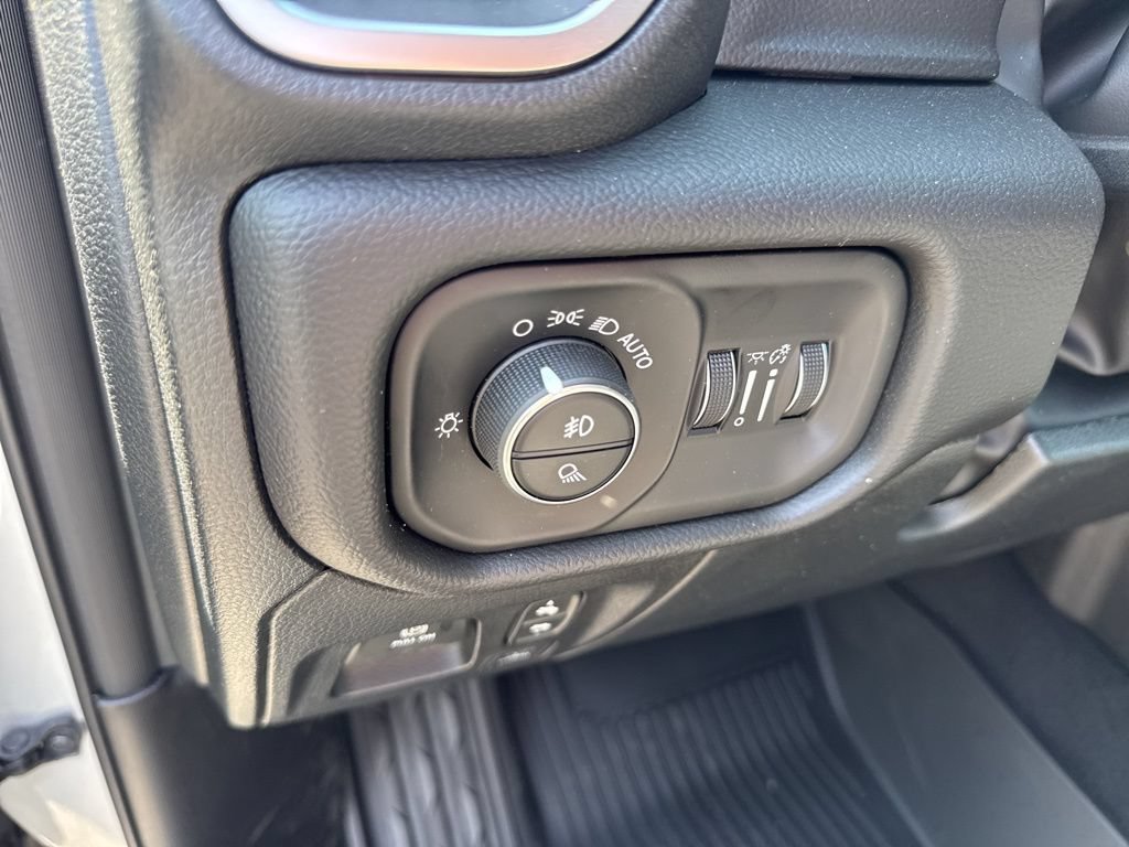 New 2026 RAM 1500 Big Horn AWD/4WD image 11
