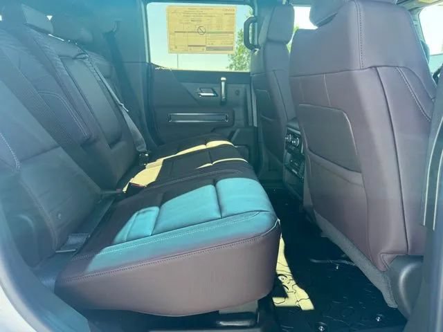 New 2026 GMC Hummer EV SUV w/ LPO, Illumination Package AWD/4WD image 17