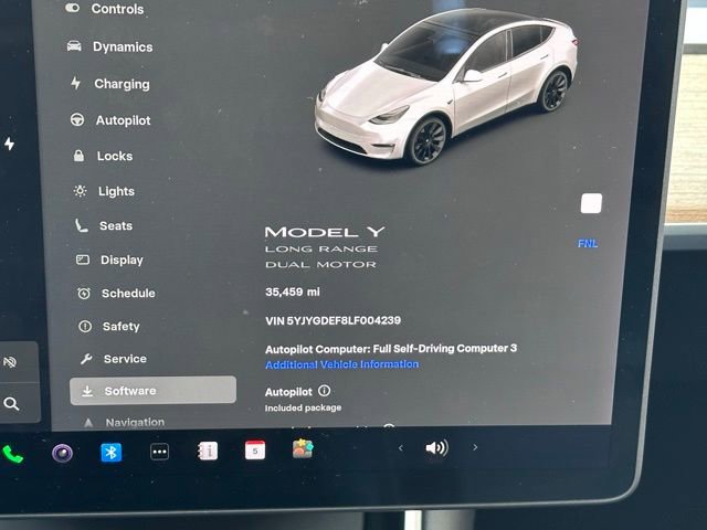 Used 2020 Tesla Model Y Long Range image 13