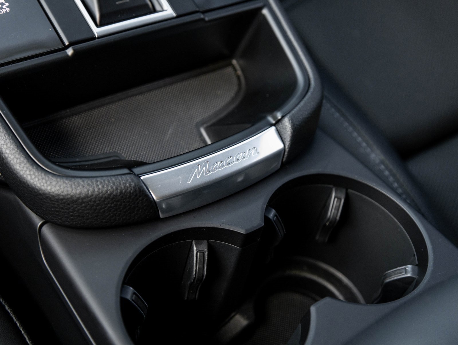 Certified 2026 Porsche Macan image 28