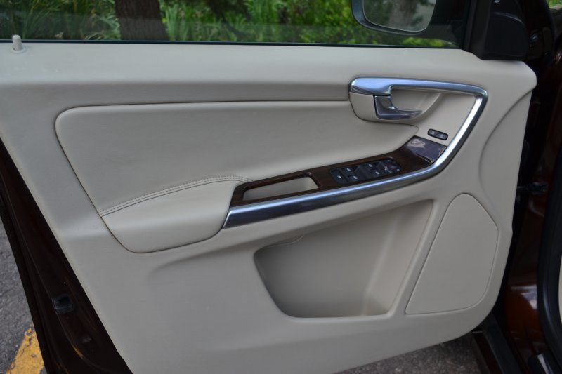 Used 2015 Volvo XC60 T6 Premier Plus AWD/4WD image 17