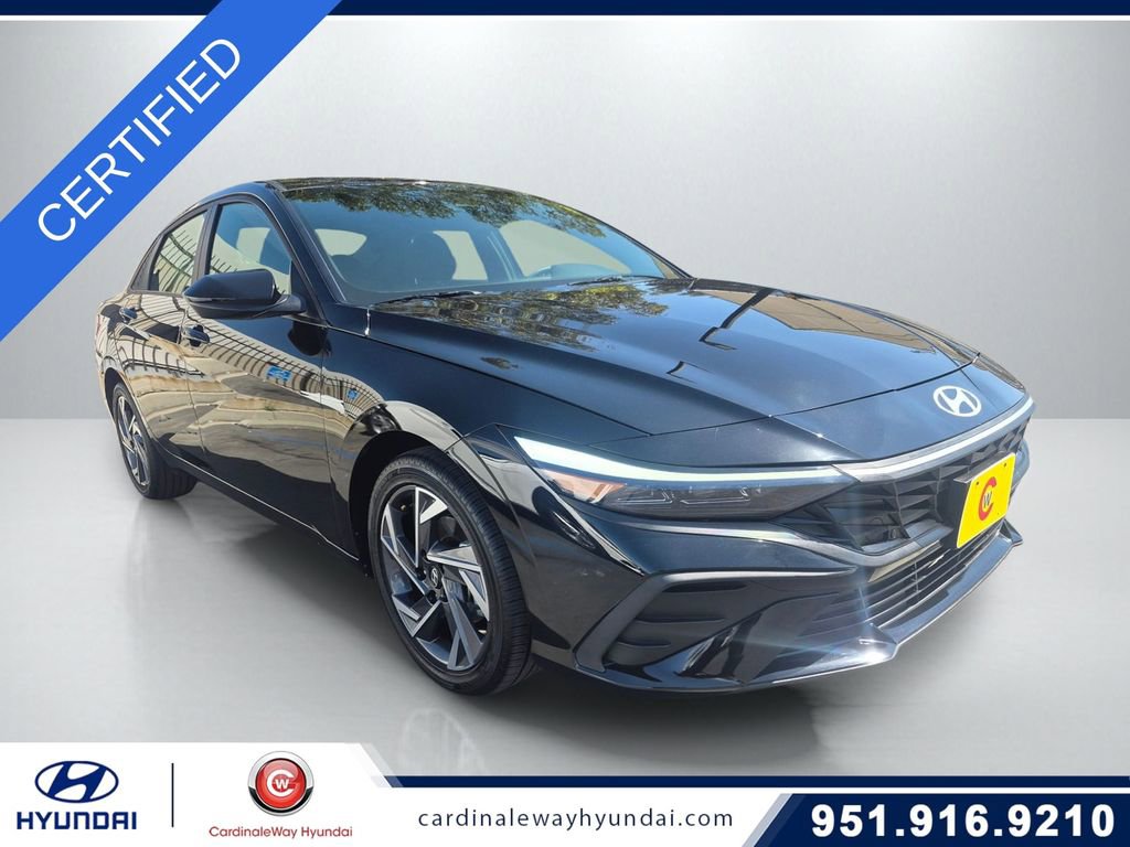 Used 2025 Hyundai Elantra SEL image 1