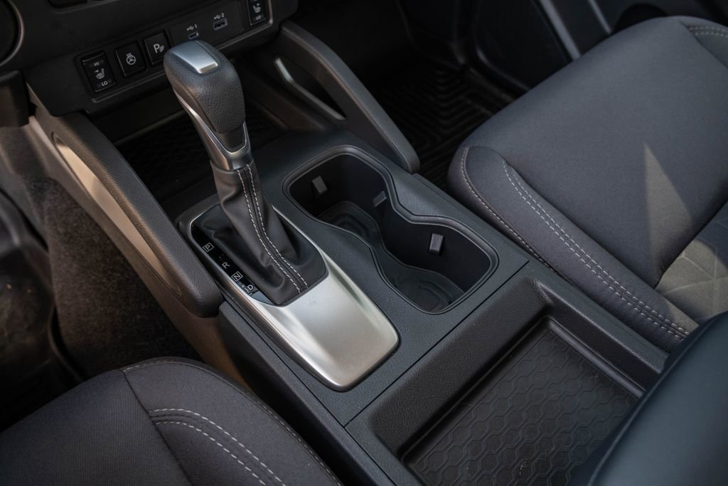 Used 2025 Nissan Frontier SV w/ SV Convenience Package image 17