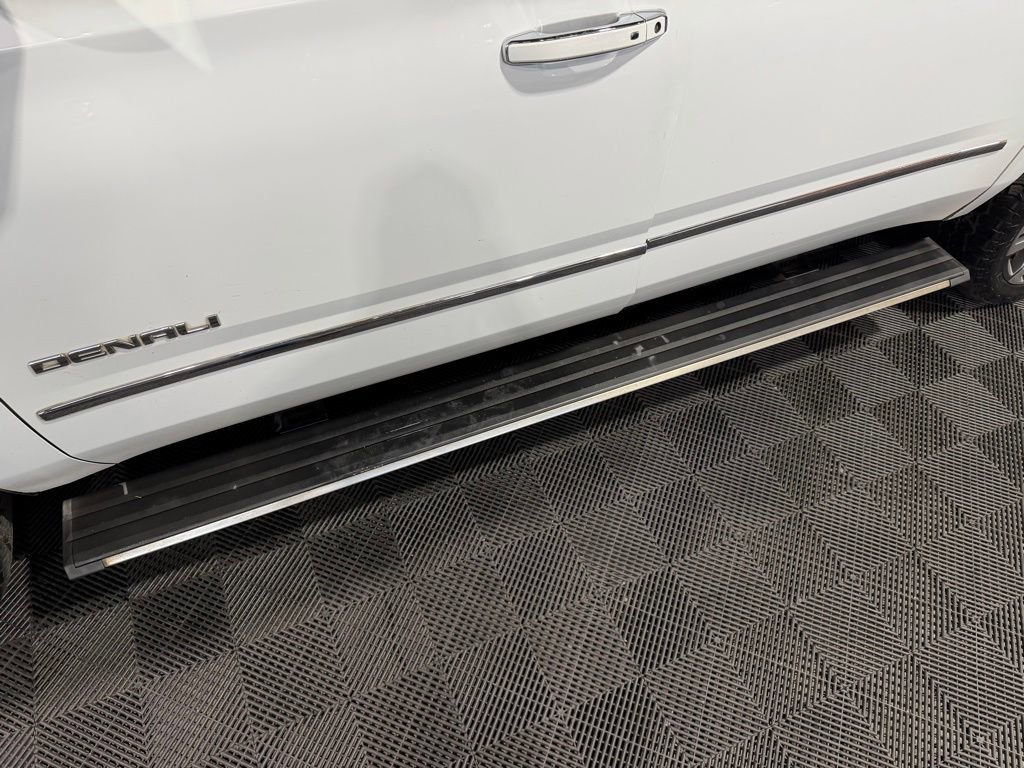 Used 2018 GMC Yukon XL Denali w/ Denali Ultimate Package image 9