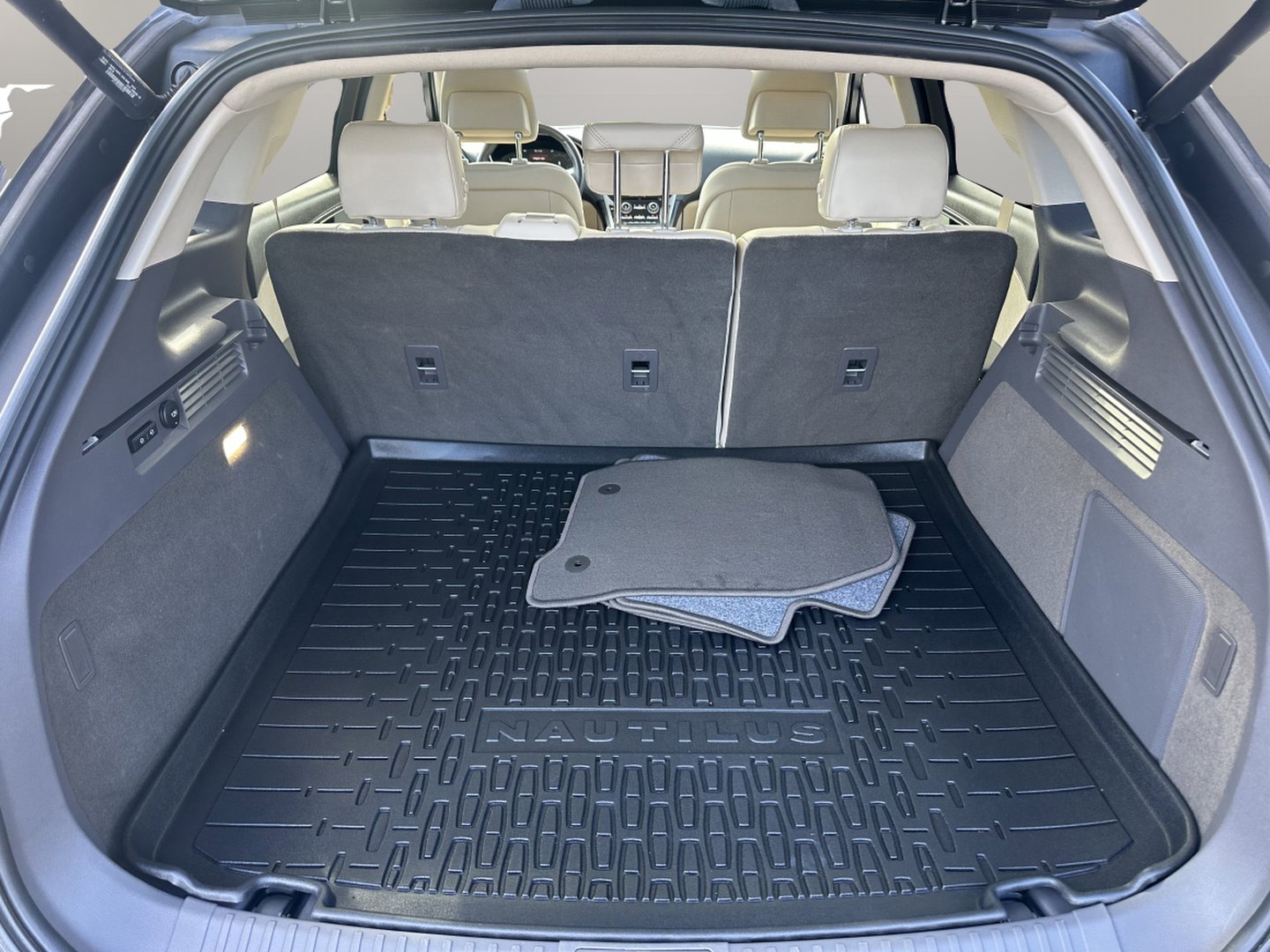 Used 2019 Lincoln Nautilus Select image 7