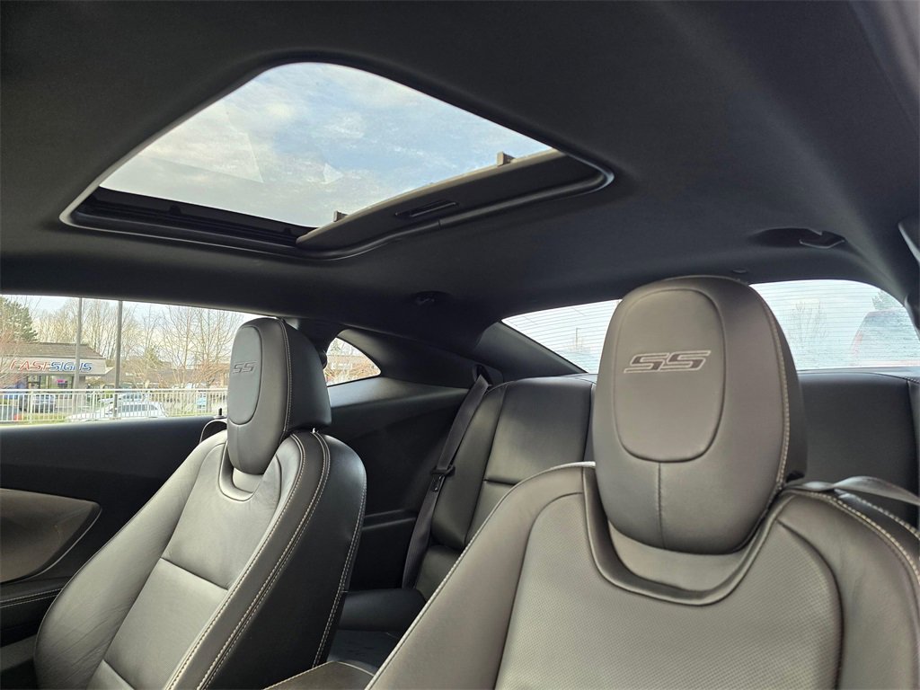 Used 2015 Chevrolet Camaro SS w/ Green Flash Special Edition image 20