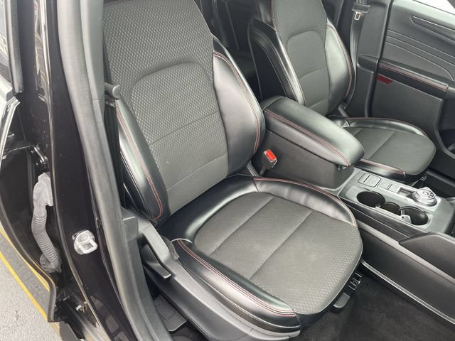 Used 2025 Ford Escape ST-Line FWD image 39