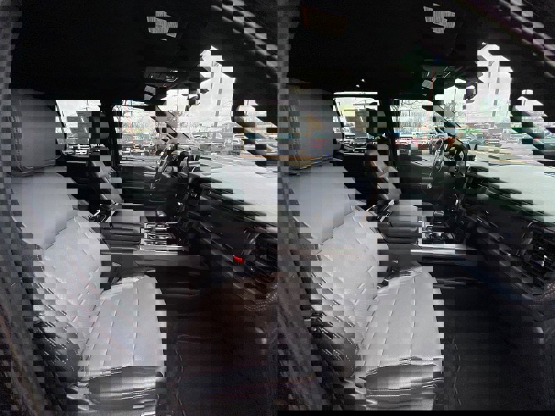 Used 2023 Ford F150 Lightning Lariat image 32