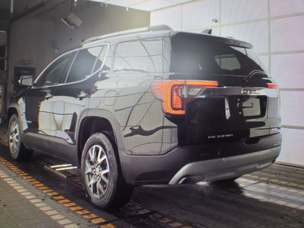 Used 2023 GMC Acadia SLE w/ Driver Convenience Package image 4
