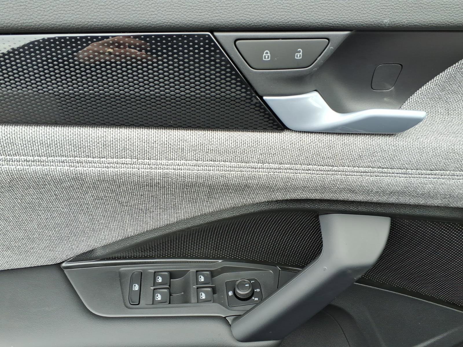 New 2026 Volkswagen Tiguan S image 10