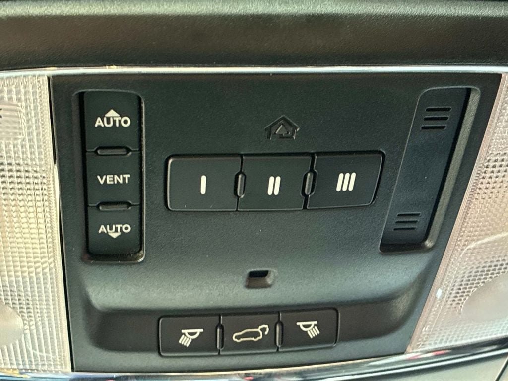 Used 2014 Dodge Durango R/T AWD/4WD image 41