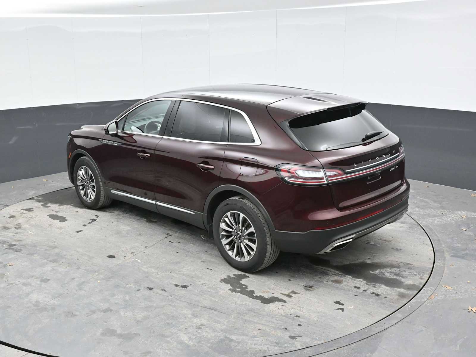 Used 2019 Lincoln Nautilus Select AWD/4WD image 30