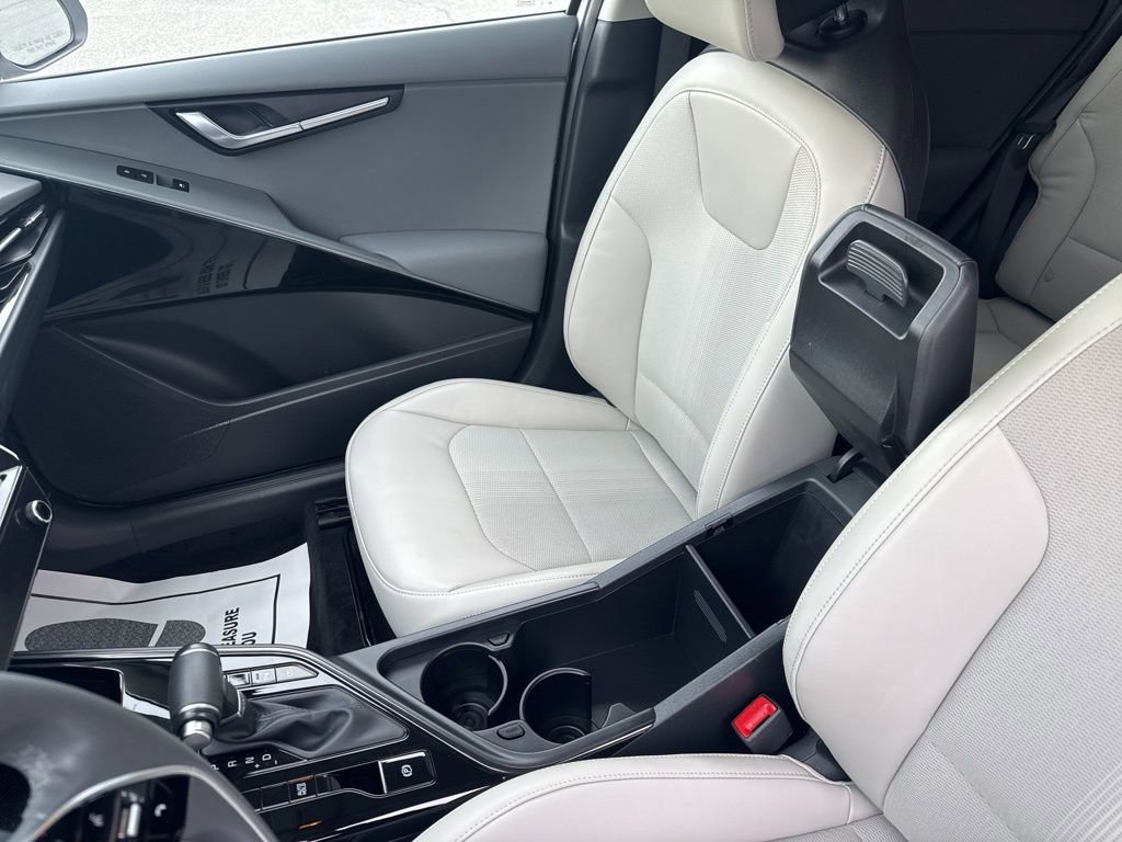 Used 2023 Kia Niro EX image 29
