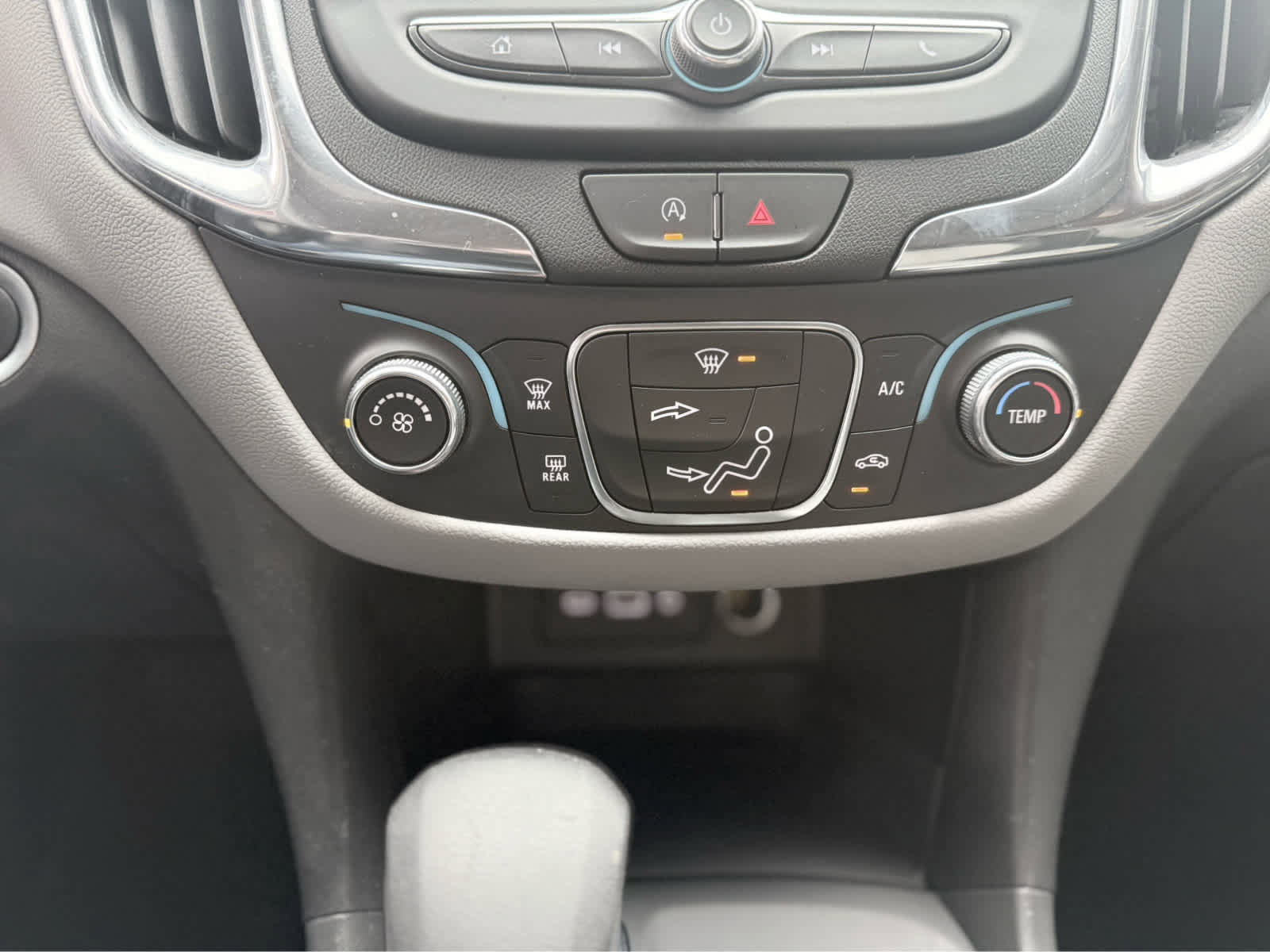 Used 2023 Chevrolet Equinox LS w/ Sport Edition FWD image 25