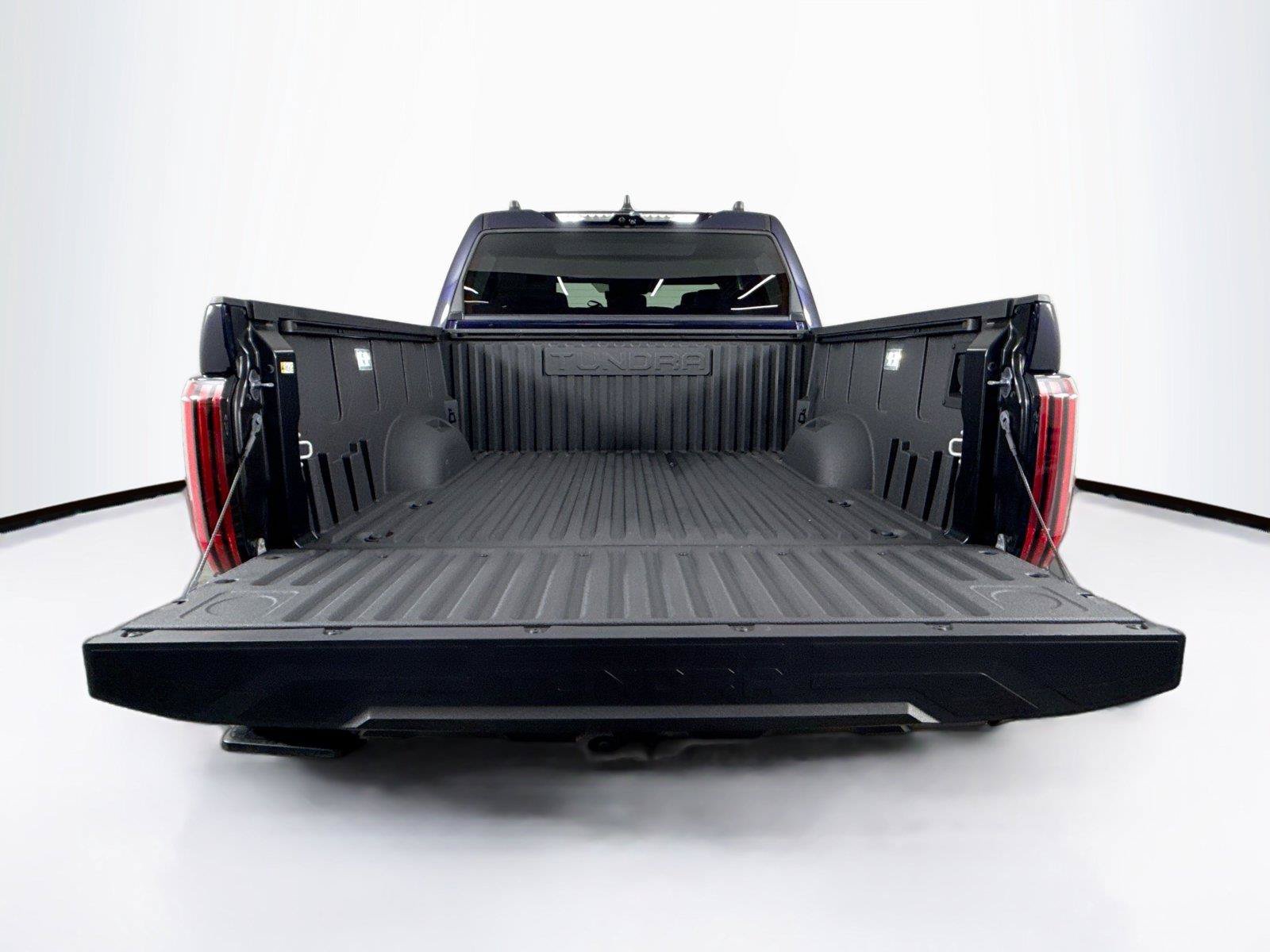 Used 2025 Toyota Tundra Platinum w/ TRD Off-Road Package AWD/4WD image 41