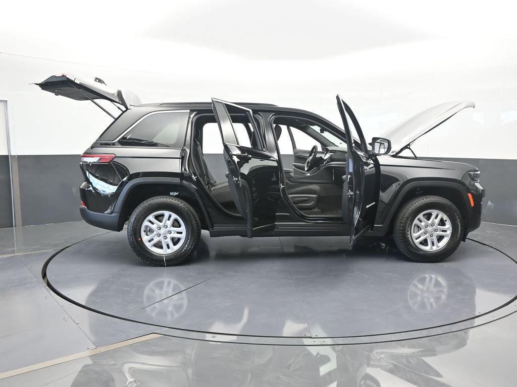 Used 2025 Jeep Grand Cherokee Laredo image 66