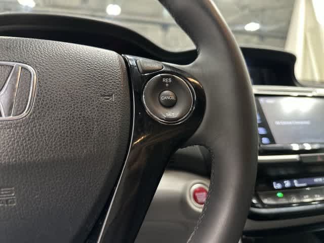 Used 2017 Honda Accord EX-L image 18