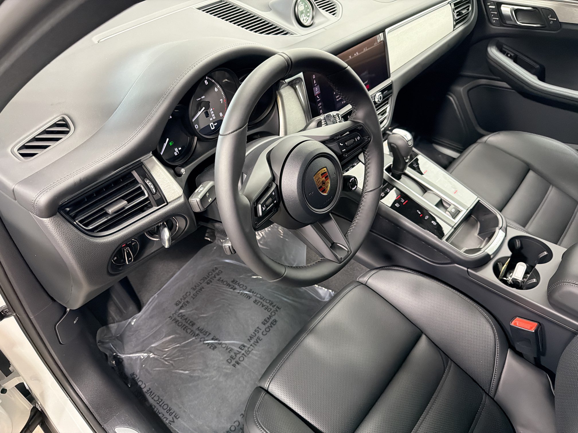 Certified 2026 Porsche Macan S AWD/4WD image 4