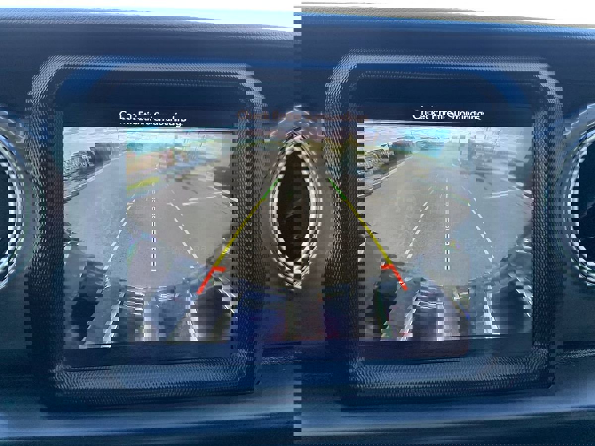 Used 2019 Jeep Wrangler Unlimited Sahara w/ Uconnect 4C Nav & Sound Group AWD/4WD image 26