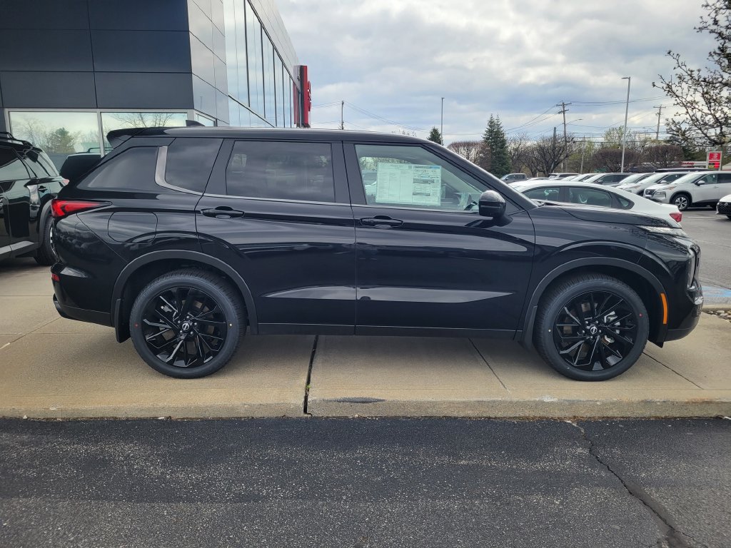 New 2026 Nissan Rogue SL w/ Family Package AWD/4WD image 2
