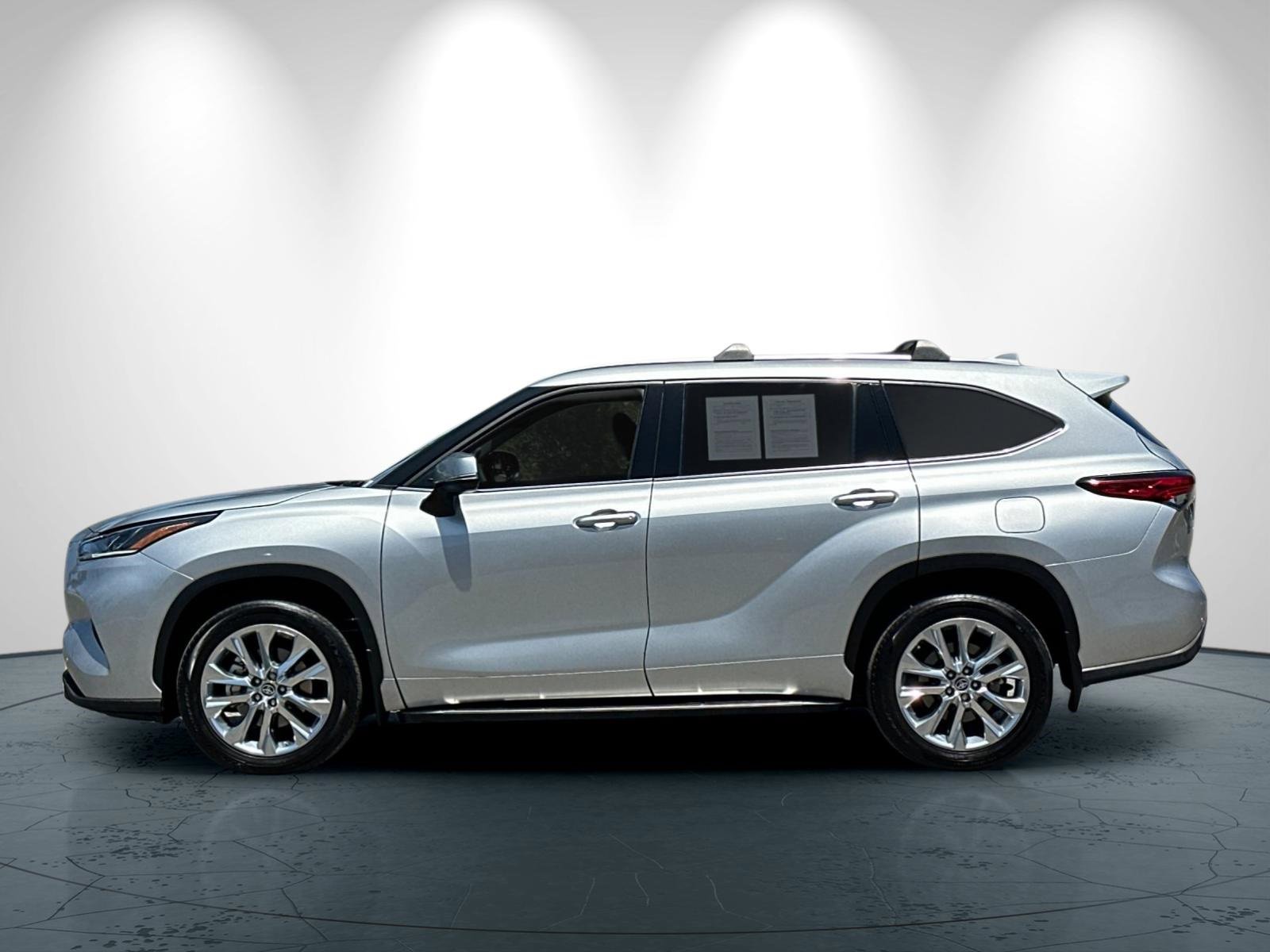 Used 2022 Toyota Highlander Limited image 7