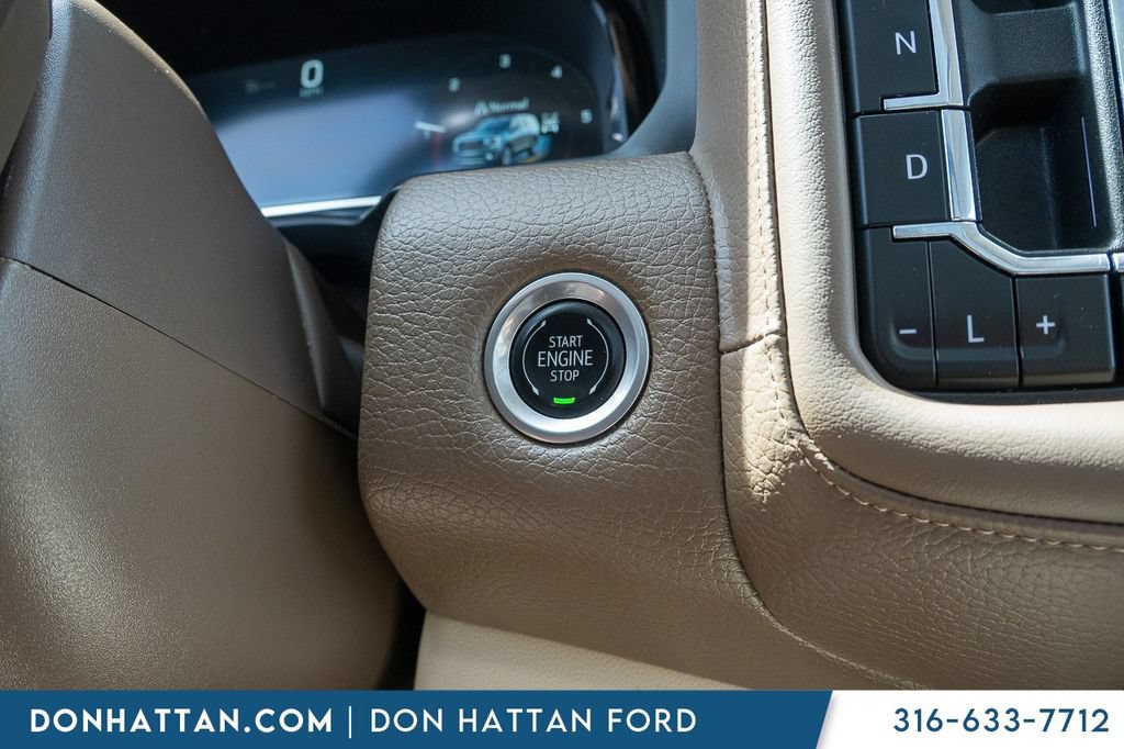 Used 2024 GMC Yukon XL Denali AWD/4WD image 10