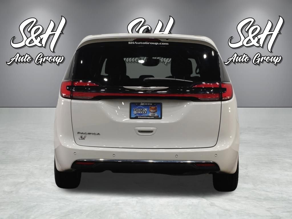 Used 2025 Chrysler Pacifica Select image 18