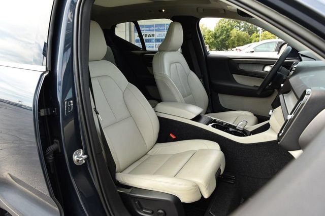 Used 2022 Volvo XC40 T5 Inscription w/ Climate Package AWD/4WD image 23