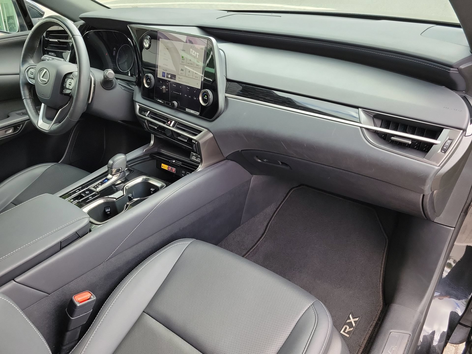Used 2024 Lexus RX 350 FWD w/ Technology Package image 3