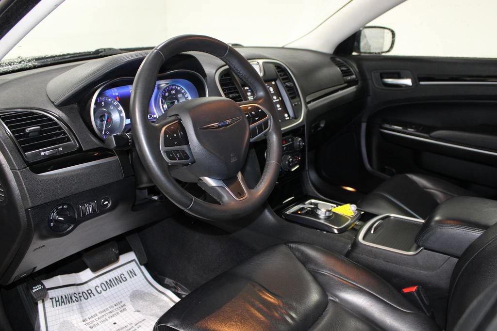 Used 2023 Chrysler 300 Touring AWD/4WD image 21