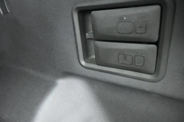 Used 2023 Chevrolet Equinox LT FWD image 13
