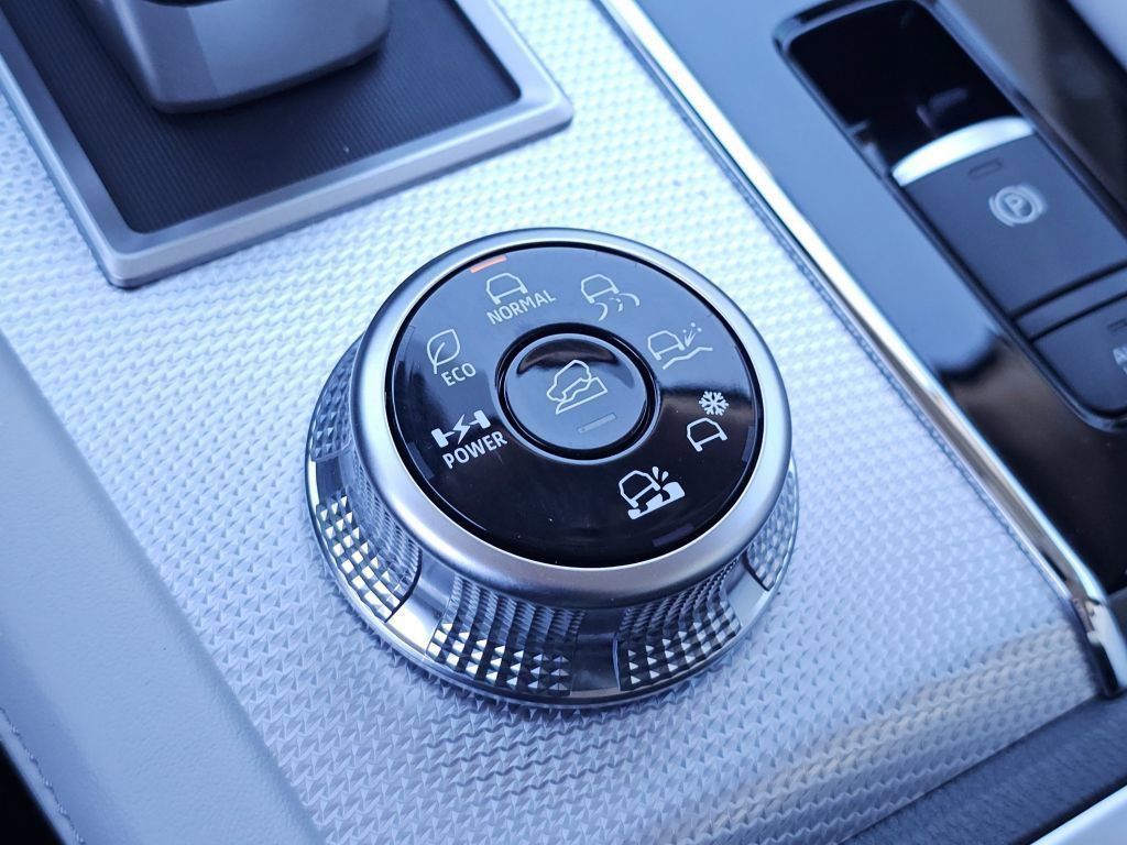 Used 2024 Mitsubishi Outlander SEL image 11