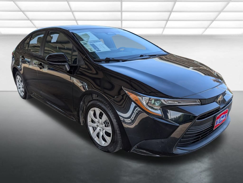 Used 2024 Toyota Corolla LE FWD image 1