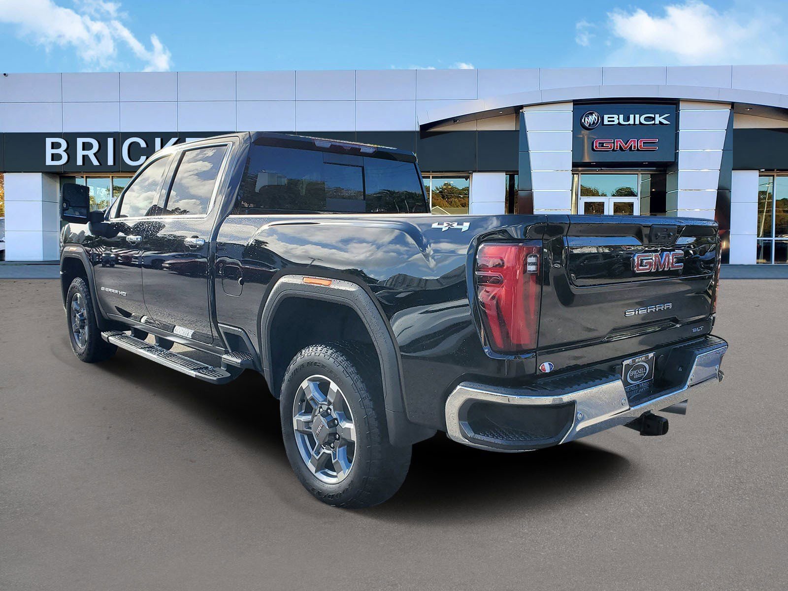 Used 2025 GMC Sierra 2500 SLT w/ SLT Premium Package image 4