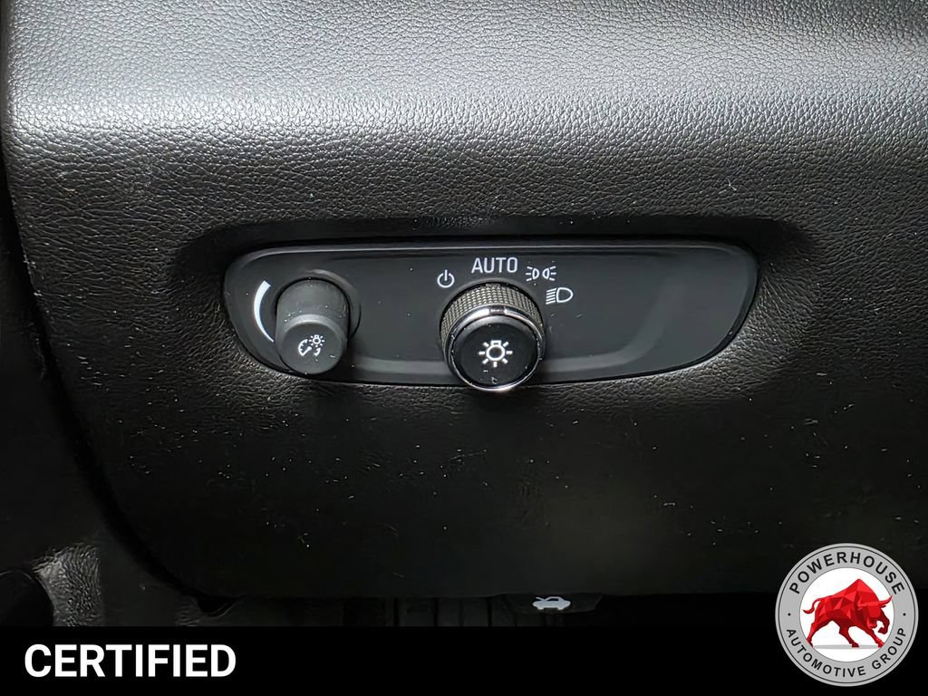 Used 2021 Chevrolet Traverse LS FWD image 27