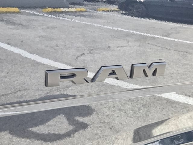 Used 2025 RAM 2500 Laramie AWD/4WD image 14