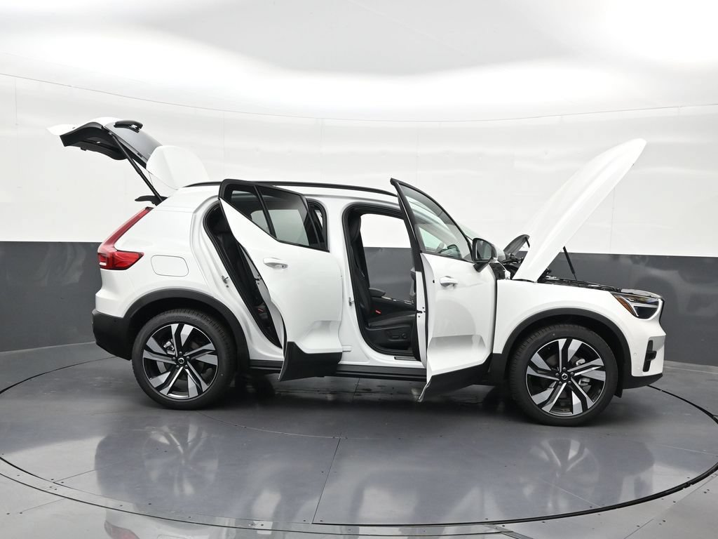 New 2026 Volvo XC40 B5 Plus w/ Climate Package AWD/4WD image 26