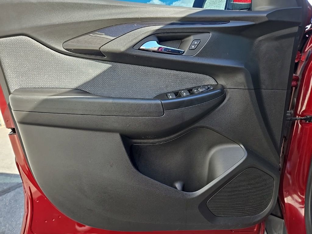 Used 2023 Chevrolet TrailBlazer LT w/ Convenience Package image 12