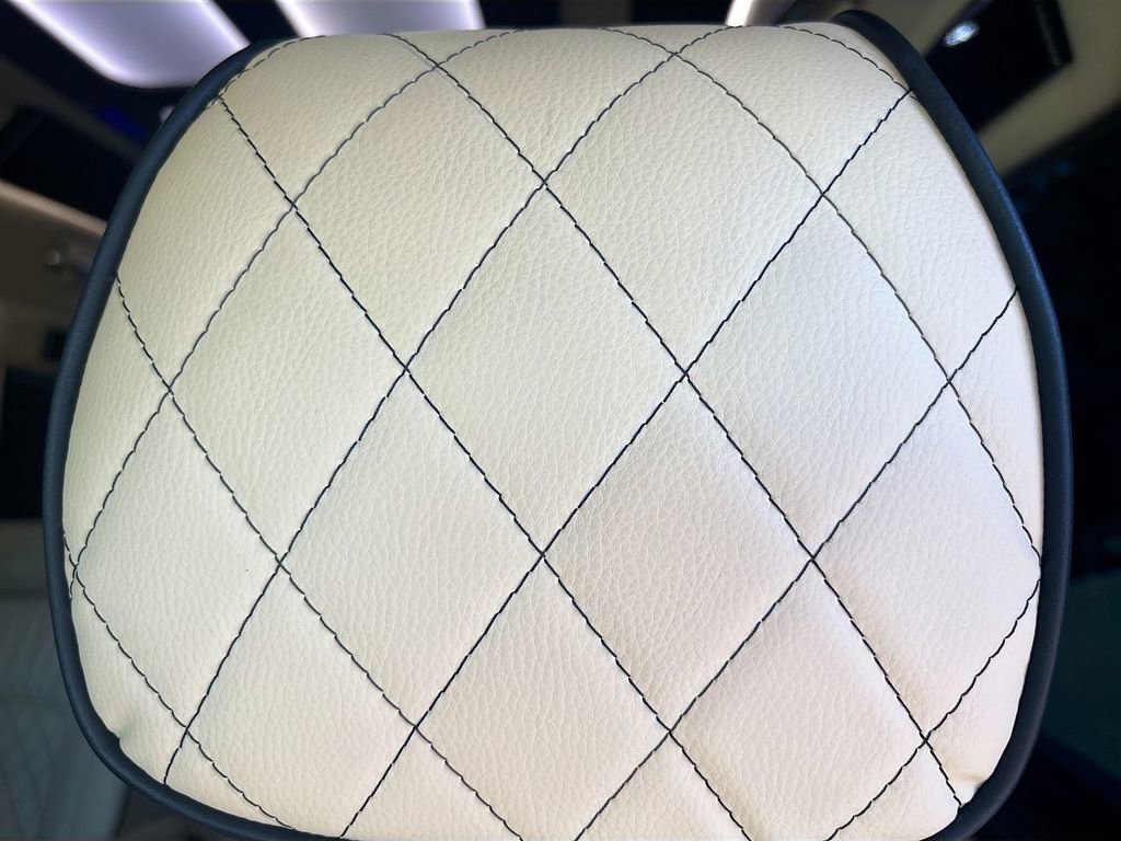 Used 2022 Mercedes-Benz Sprinter 2500 image 65