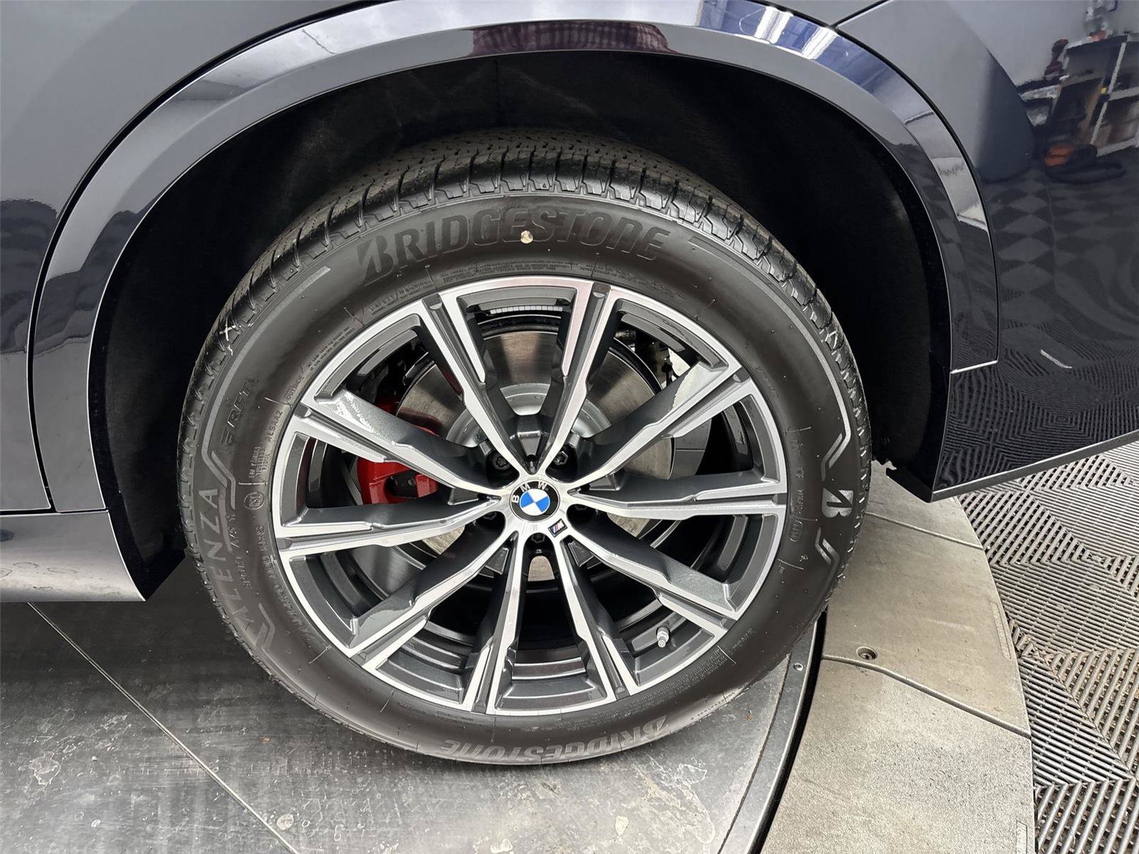 New 2026 BMW X5 xDrive40i w/ M Sport Package AWD/4WD image 27