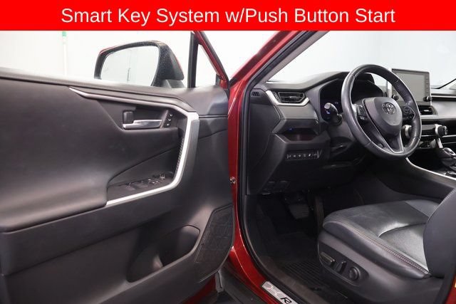 Used 2022 Toyota RAV4 Limited AWD/4WD image 10