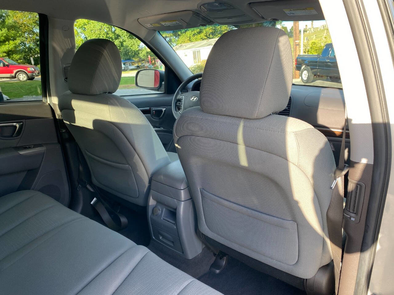Used 2011 Hyundai Santa Fe GLS image 27