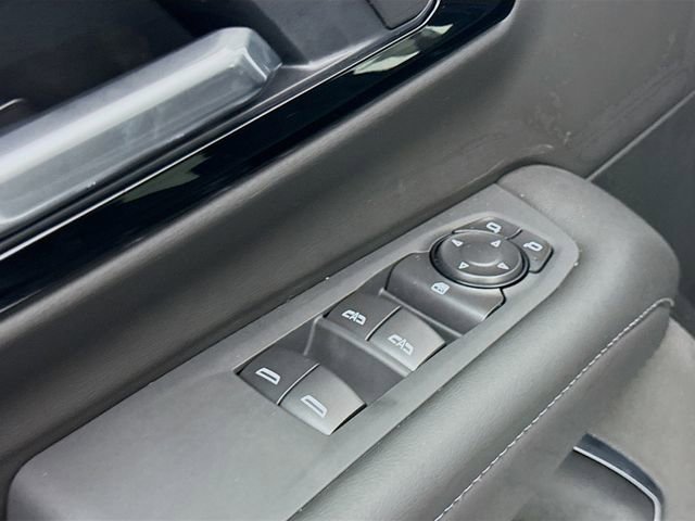 New 2026 Chevrolet Suburban LS image 19