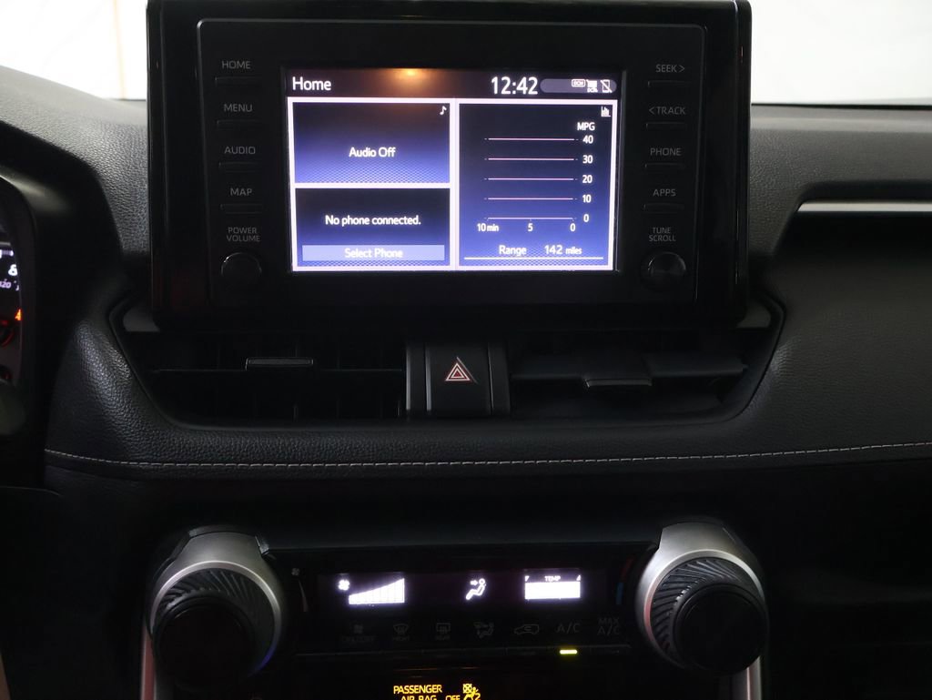 Used 2019 Toyota RAV4 LE FWD image 21